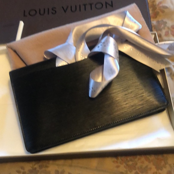 LV Epi Montaigne 23 evening clutch bag -original box + dust bag & care booklet - Picture 3 of 15